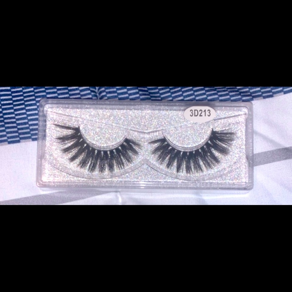 lashes (one set) - Picture 1 of 1